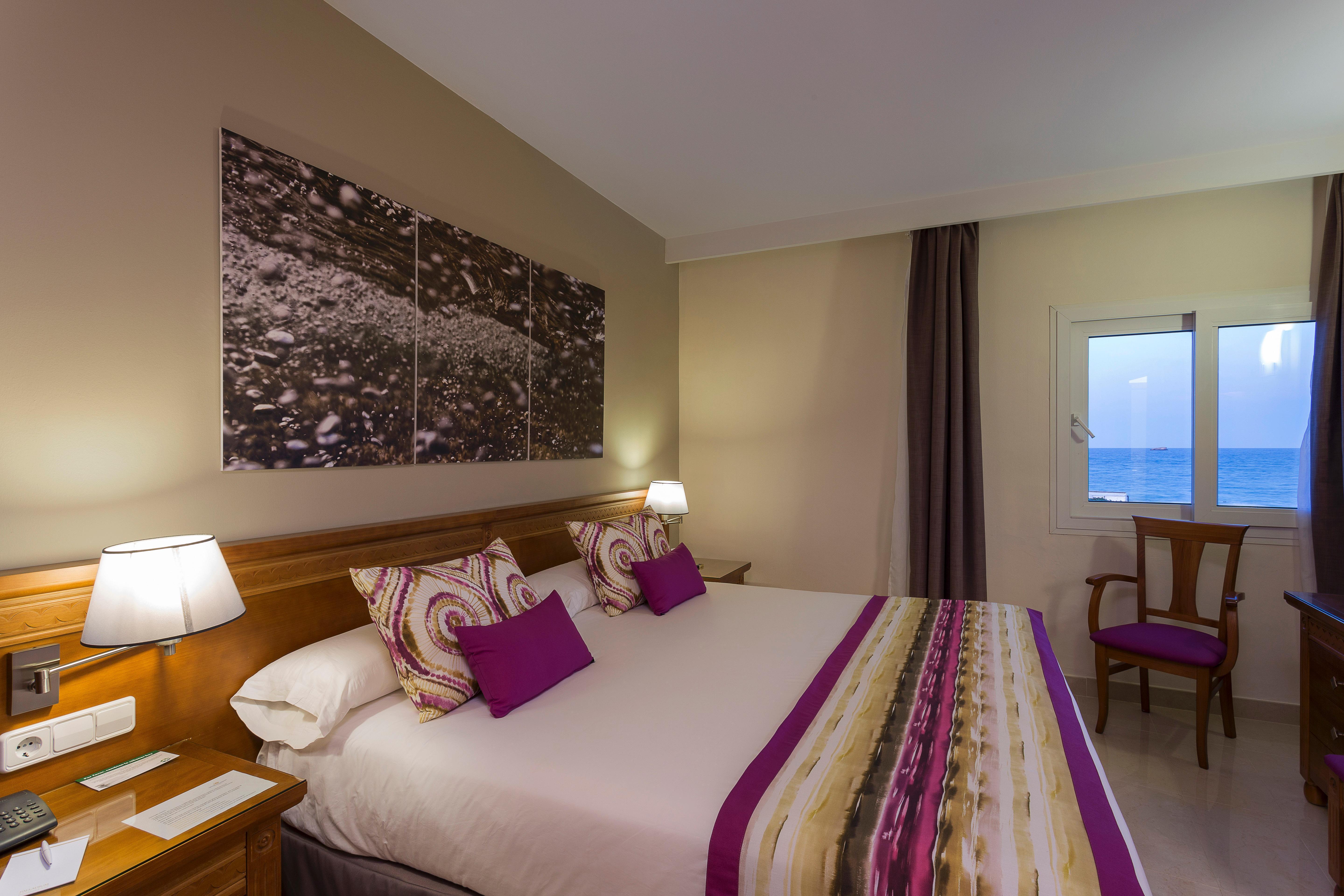 그랜드 파야디움 팰리스 이비사 호텔 플라야 덴 보사 외부 사진 A bedroom at the hotel