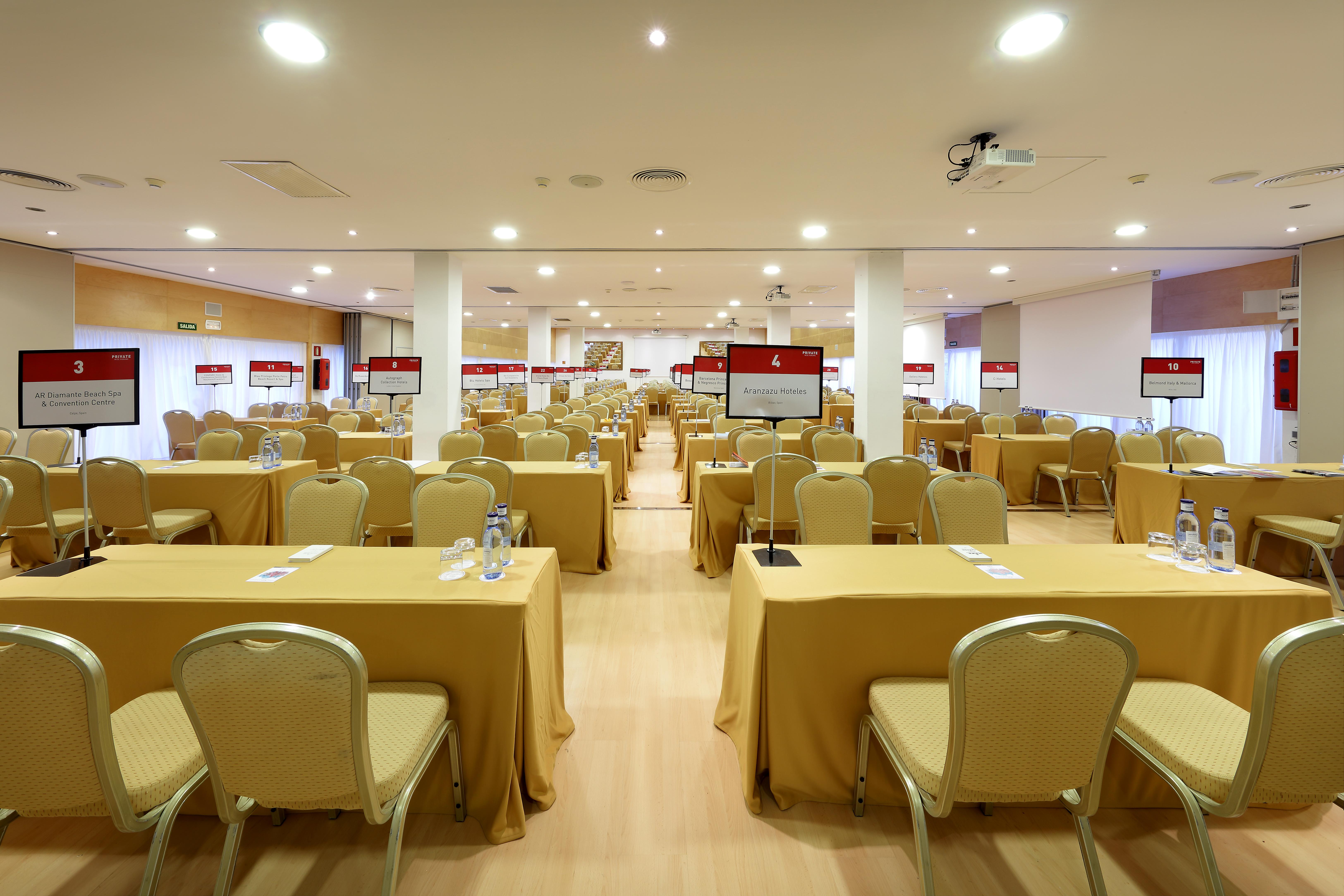 그랜드 파야디움 팰리스 이비사 호텔 플라야 덴 보사 외부 사진 Meeting room