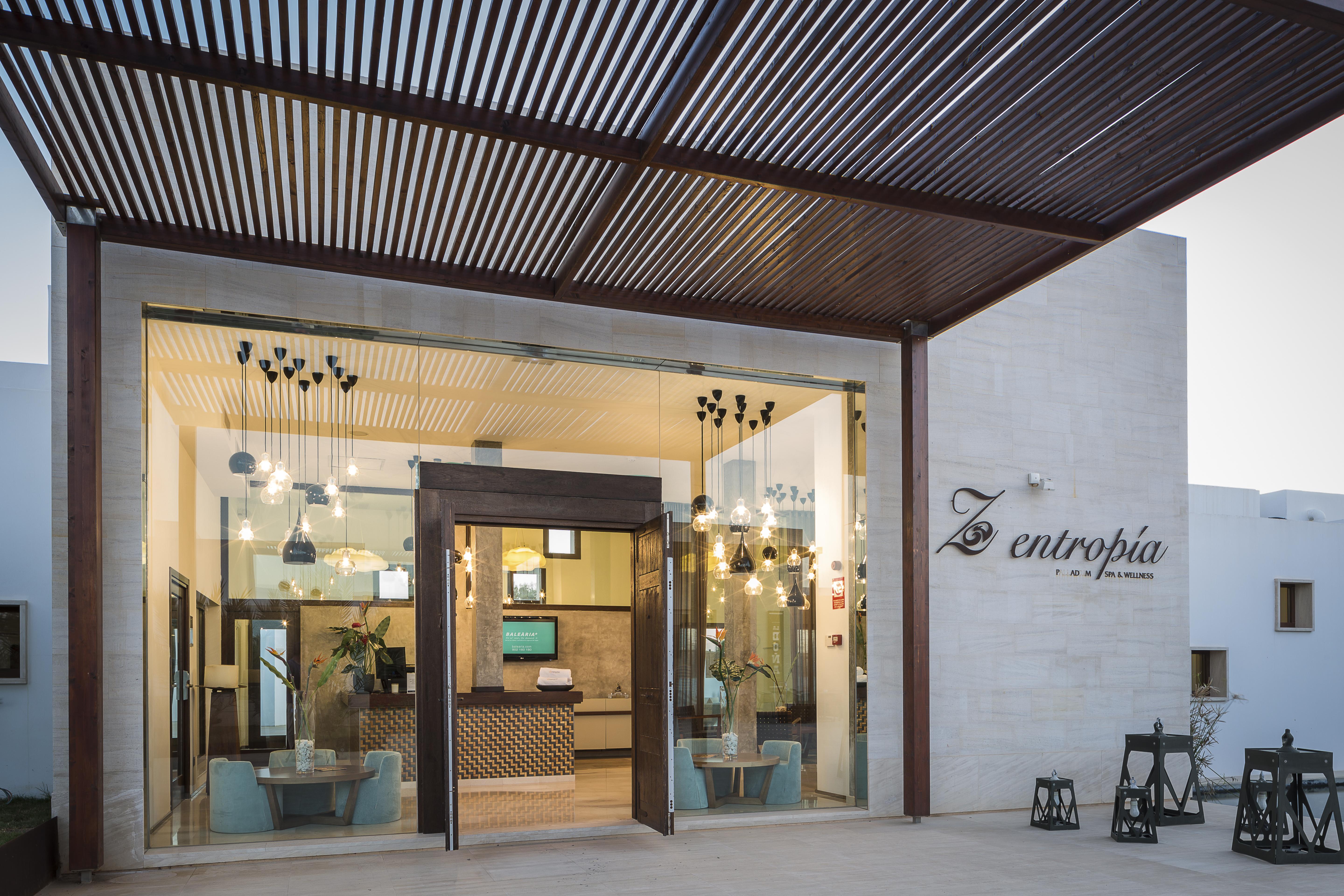 그랜드 파야디움 팰리스 이비사 호텔 플라야 덴 보사 외부 사진 Entrance to the hotel